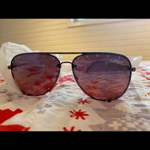 Quay Pink/Purple diamond studded High Key